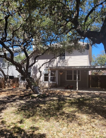 Building Photo - 10326 Rainbow Creek