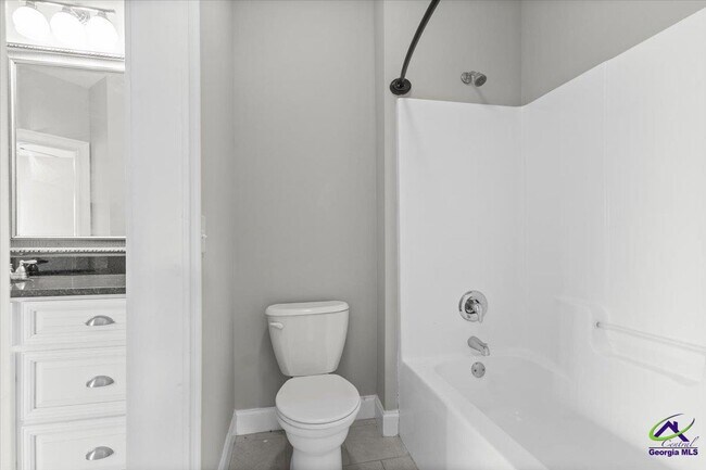 Building Photo - 300 Cheshire Dr