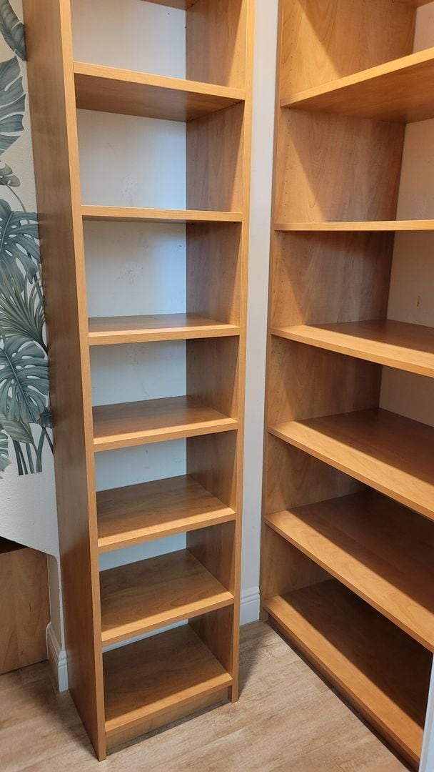 Building Photo - Seasonal stunning 5/5 pool home west of trail near Siesta Key!