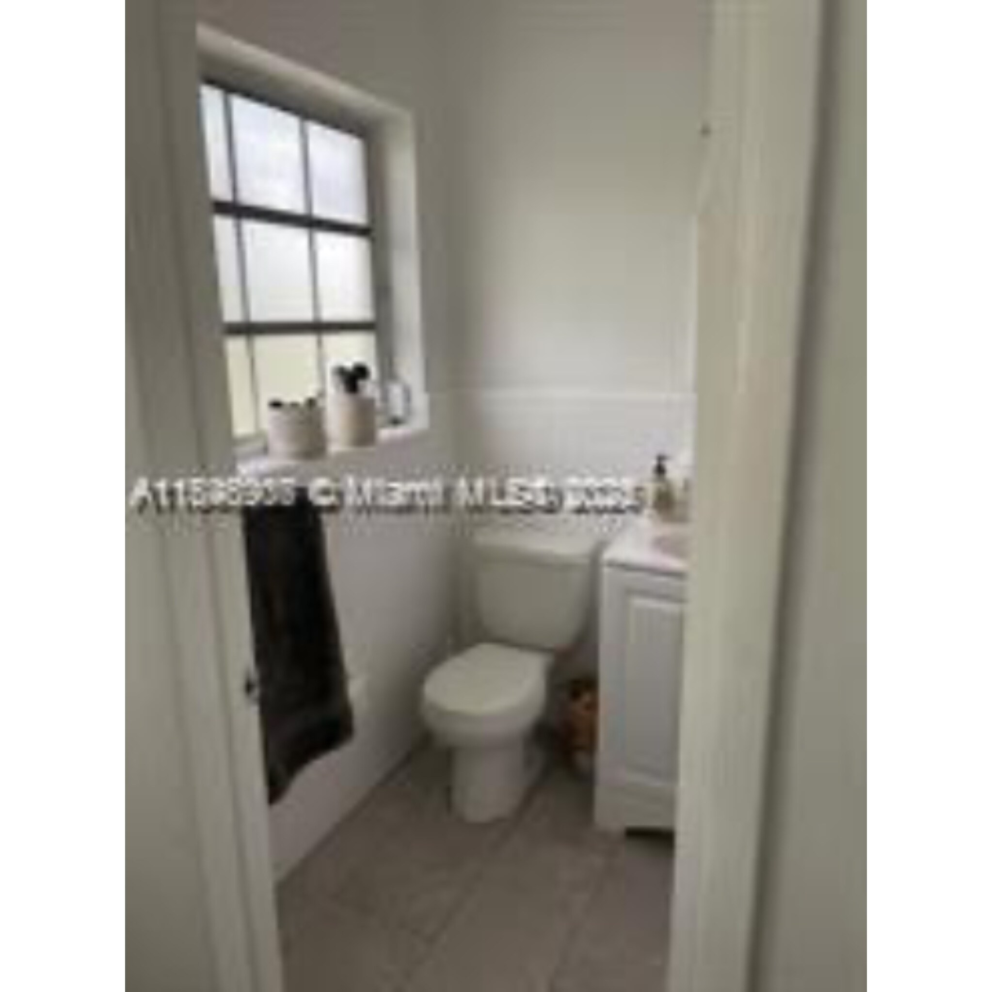 Building Photo - 6511 Santona St