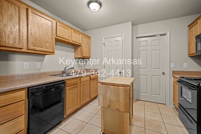 Building Photo - Great 3 Beds + 2 Baths Home with Solar Panels! Large Covered Patio!
