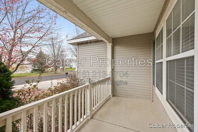 Building Photo - 5686 E Falling Leaf Dr SE