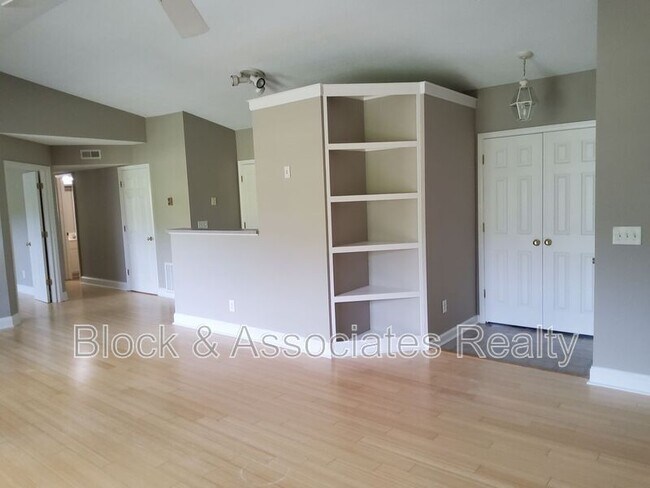 Building Photo - 532 Scholastic Ct