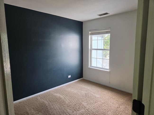 Building Photo - 3125 Anton Dr