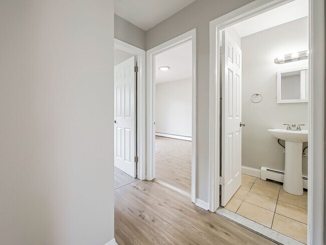Building Photo - Charming Home in Desirable White Lake Neighborhood