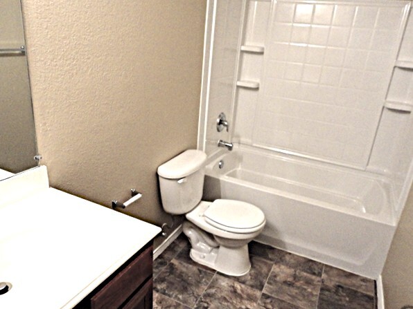 Building Photo - 606 Chapman Dr