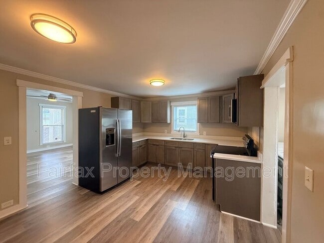 Building Photo - 919 Washington St