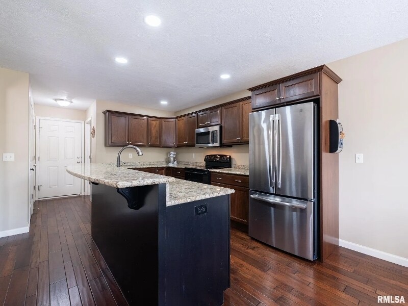 Building Photo - 10009 Brompton Ct