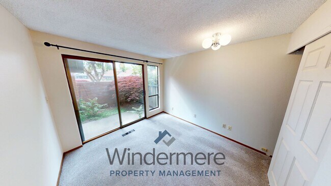 Building Photo - 601 Village Way