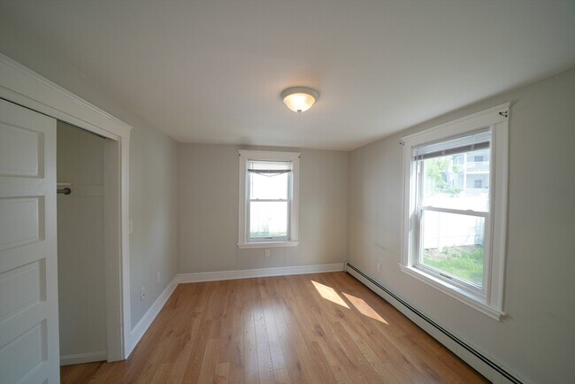Building Photo - 15 Merrymount Ave