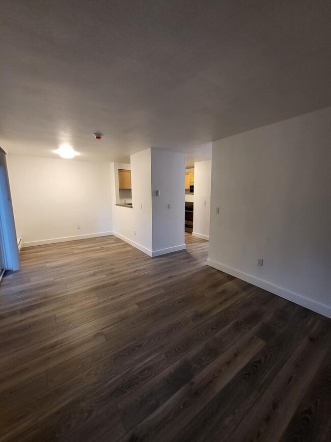 Building Photo - 15819 NE Leary Way