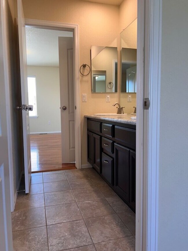 Building Photo - Beautiful Sierra Ridge 4-Bedroom, 3.5-Bath...