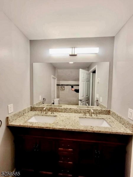 Building Photo - 15 S Lakeside Ave