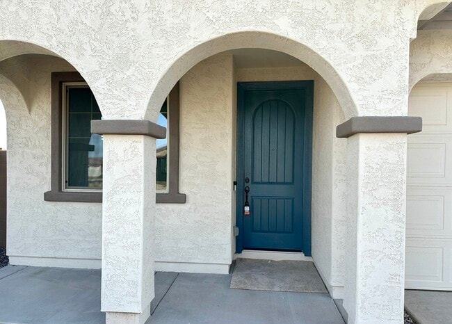 Building Photo - Fantastic 10 month new Taylor Morrison hom...