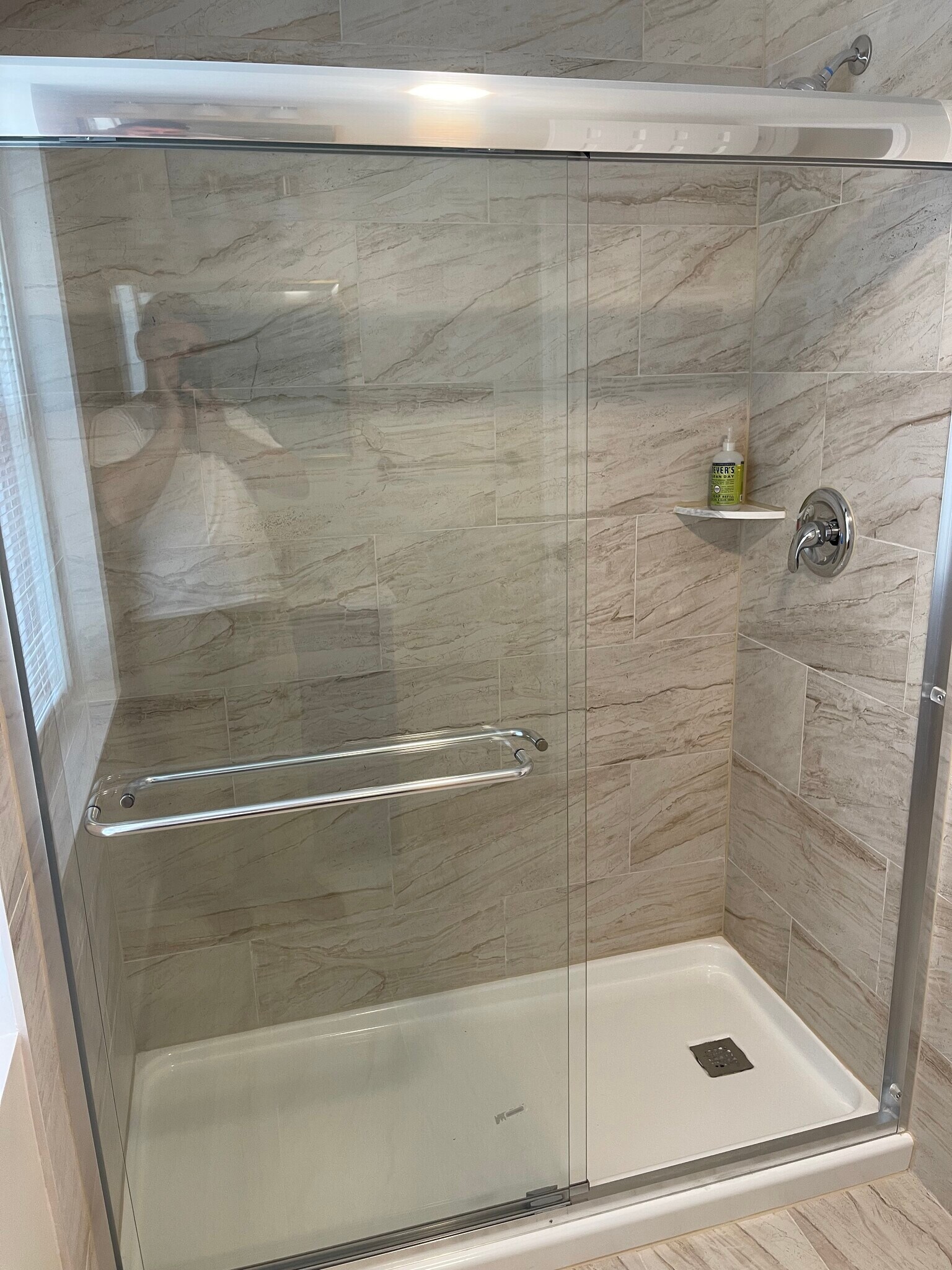 Main shower - 528 Chapel St