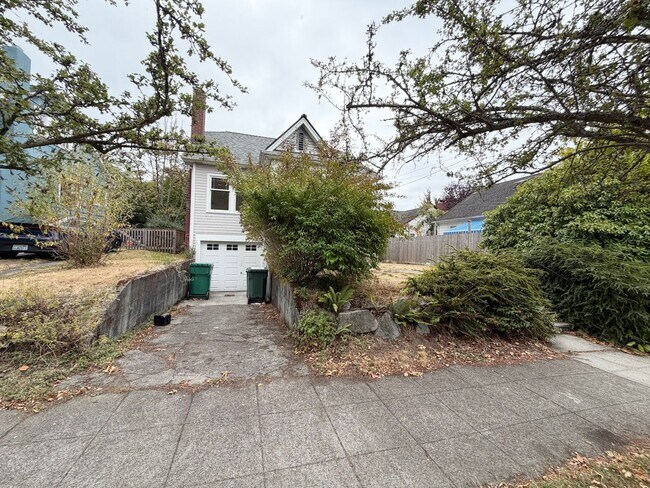 Building Photo - 6706 12th Ave NW