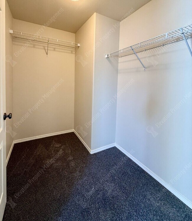 Building Photo - Updated 3 BR/2.5  BA with new flooring and paint!