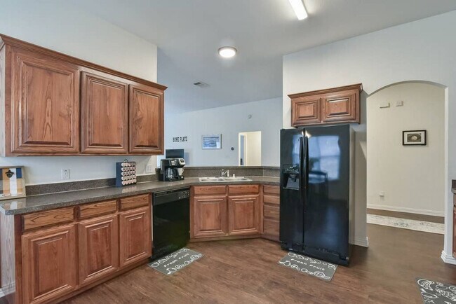 Building Photo - 4514 Ridgeway Dr