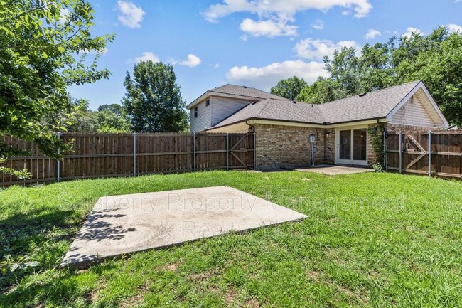Building Photo - 3620 Harwood Ct