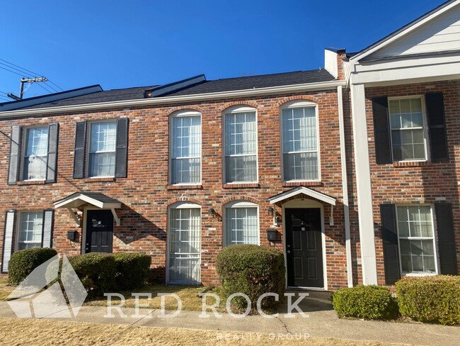 Building Photo - Canterbury Townhouses- Columbus, MS
