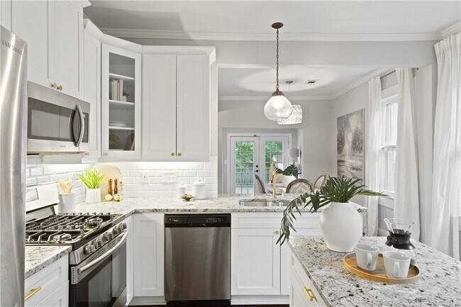 Building Photo - 481 Hill St SE