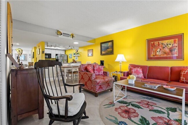 Building Photo - 5571 NE Gulfstream Way