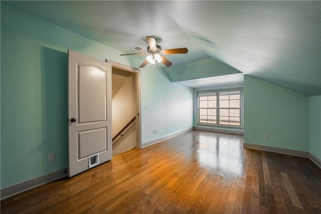 Building Photo - 3778 Prince Philipe St