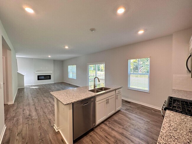 Building Photo - 188 Beaman Gates Dr SW