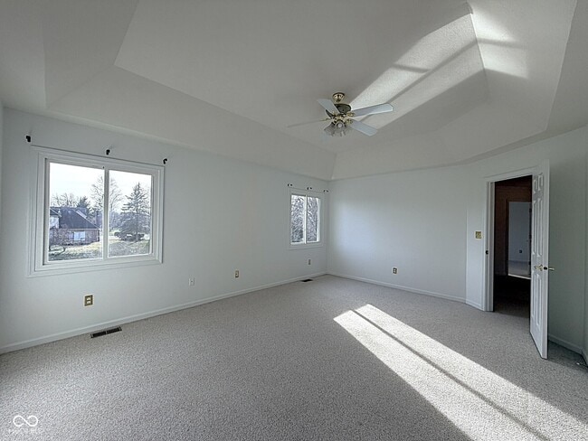 Building Photo - 1351 Woodpond N Roundabout