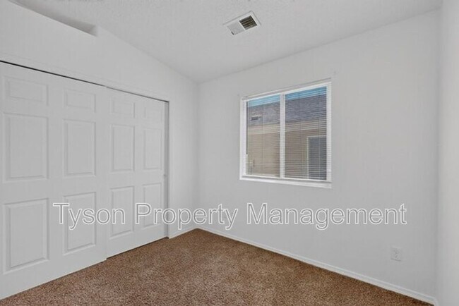 Building Photo - 2824 Merlot Dr SW