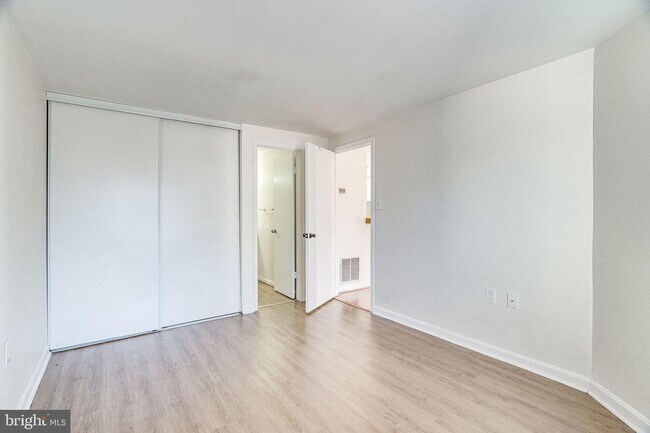 Building Photo - Elevated Comfort: Spacious Condo with Loft...