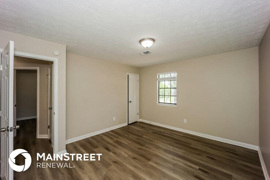 Building Photo - 252 Windemere Way