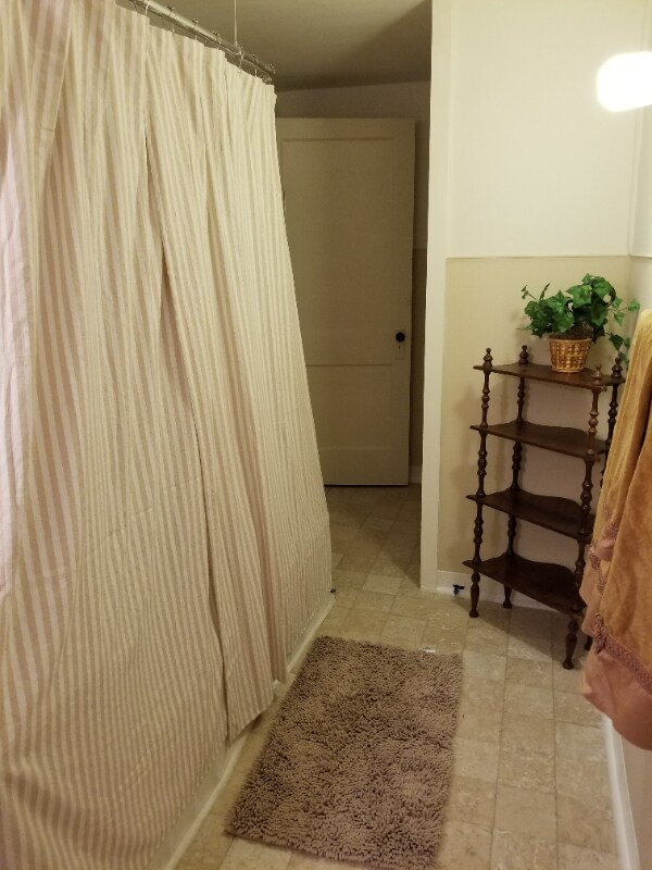 Building Photo - 233 Ann St