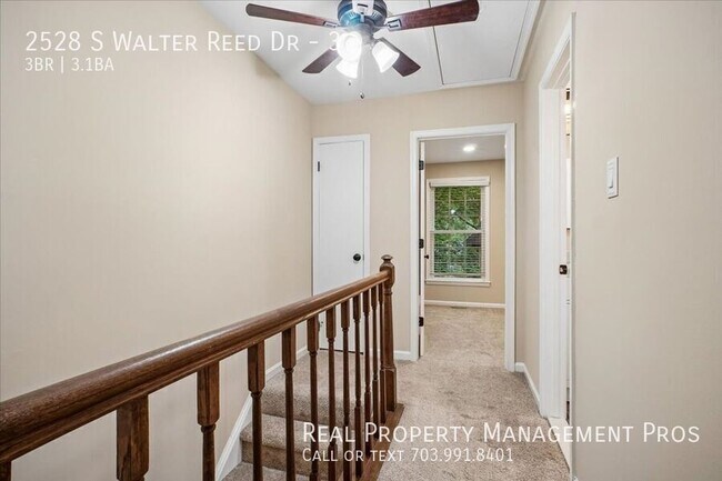 Building Photo - 2528 S Walter Reed Dr