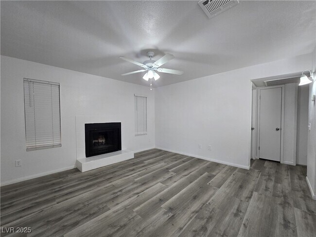 Building Photo - 2742 Alicialynn Way