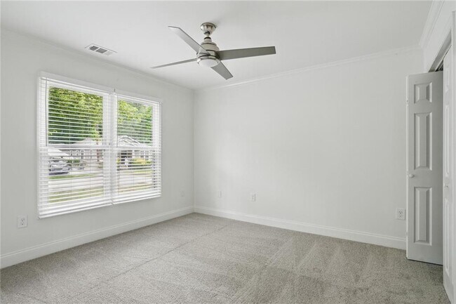 Building Photo - 1245 Ladd St SW
