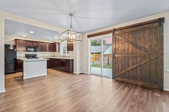 Building Photo - 4bd/2.5ba Home Near the Marketplace Nampa ...
