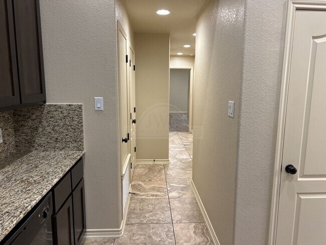 Building Photo - 5910 Cordillera Dr