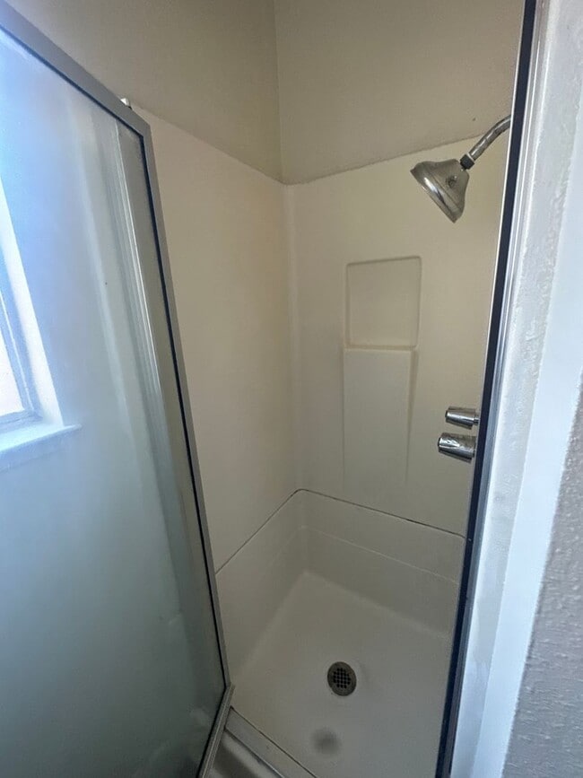 Building Photo - 1701 Ortega Dr