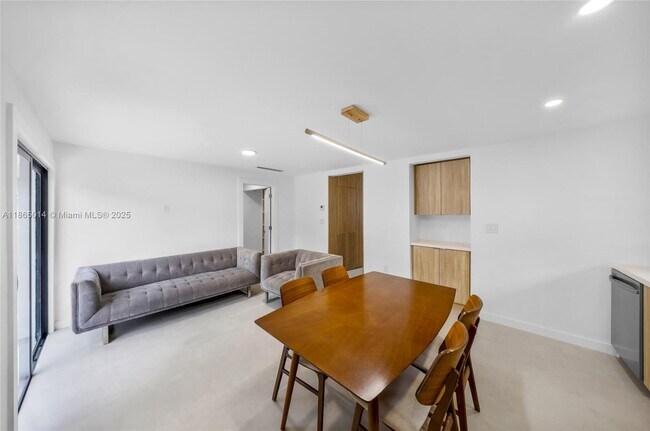 Building Photo - 275 NW 97th St