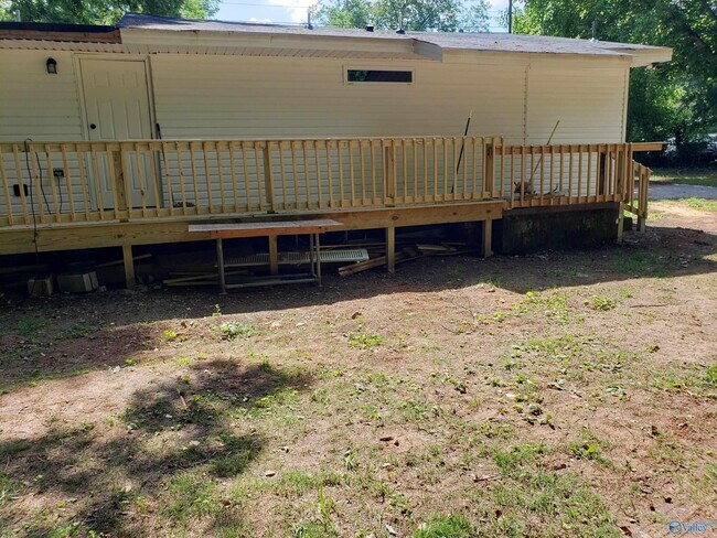 Building Photo - 2108 Pulaski Pike NW