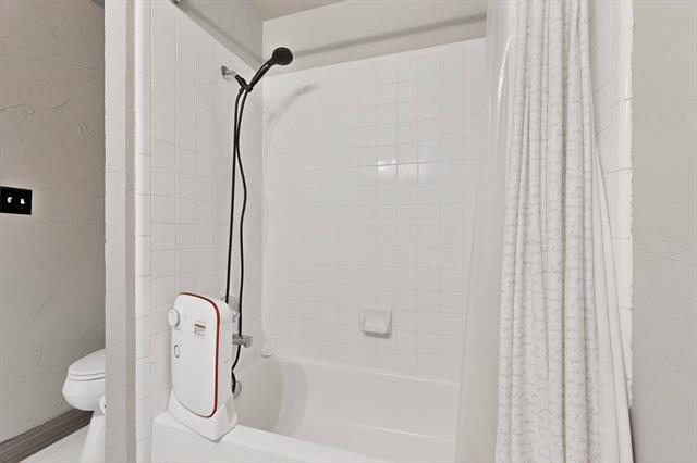 Building Photo - 5213 Quail Creek Dr