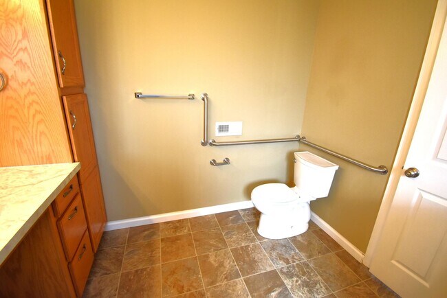 Building Photo - Gorgeous ground level accessible home.