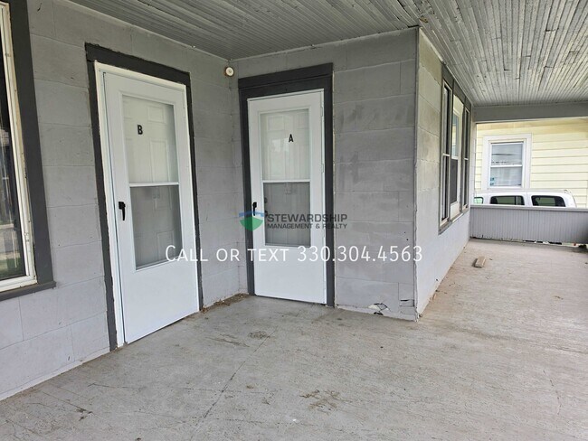 Building Photo - 885 Wales Rd NE