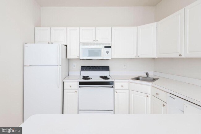 Building Photo - 116 S 7th St