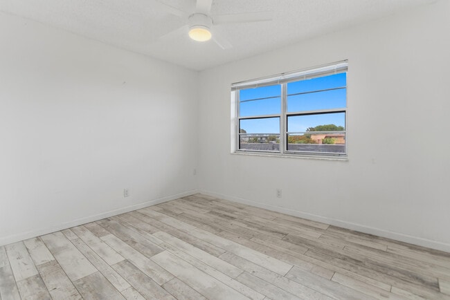 Building Photo - 9233 SW 8th St