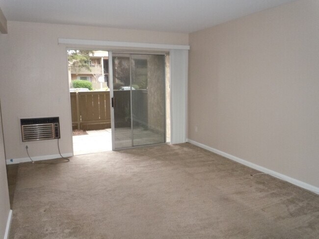 Building Photo - Excellent 2 bedroom 2 bathroom single story condo with private backyard.