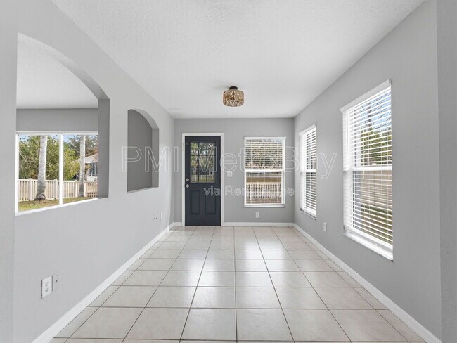 Building Photo - 7632 Blue Spring Dr