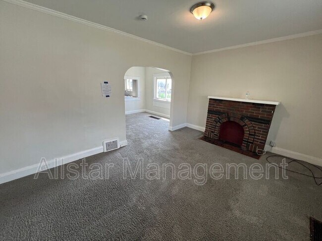 Building Photo - 3361 W 84th St