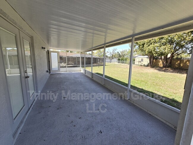 Building Photo - 10449 Mayflower Rd